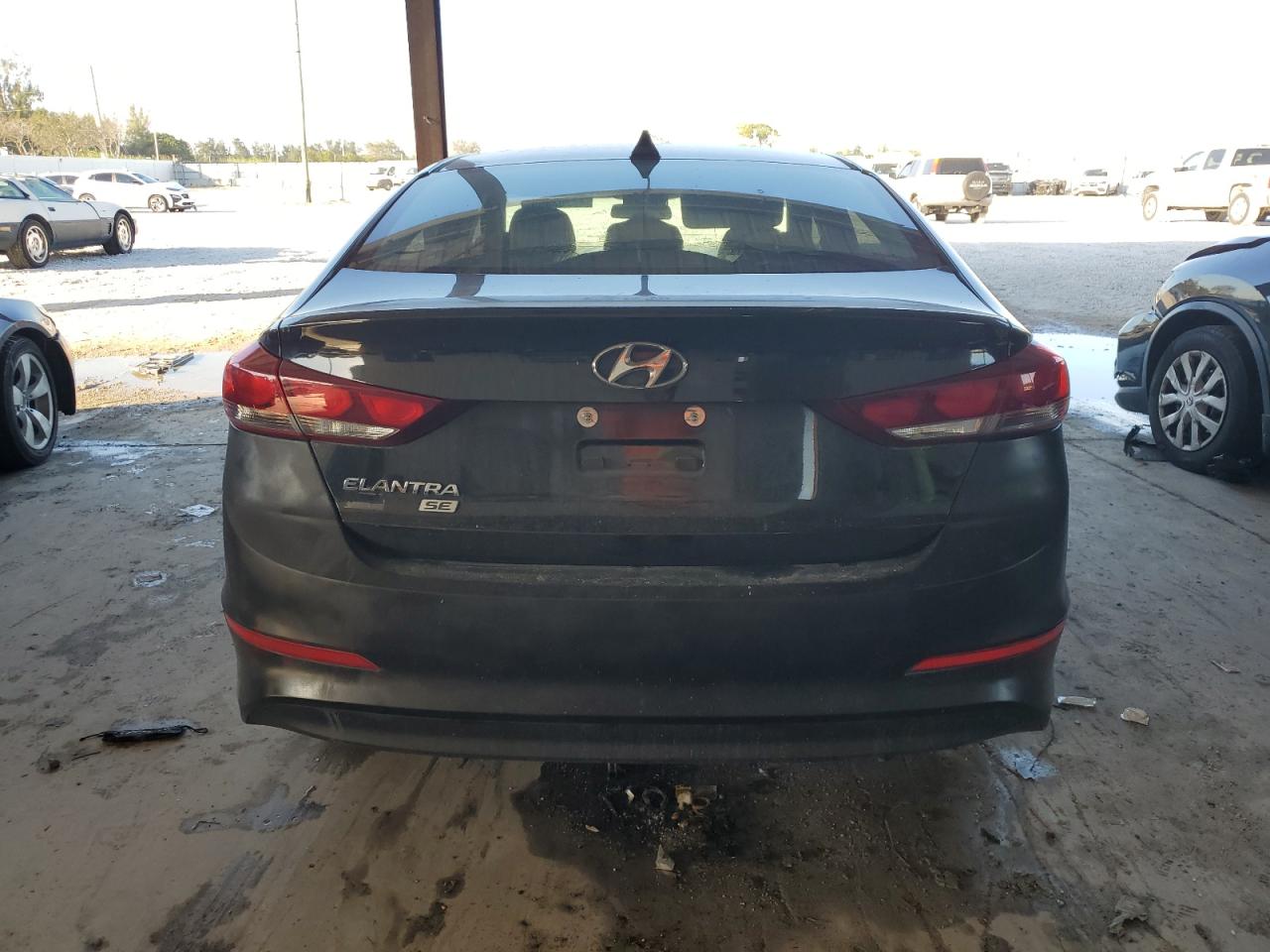 2017 Hyundai Elantra - Image 6