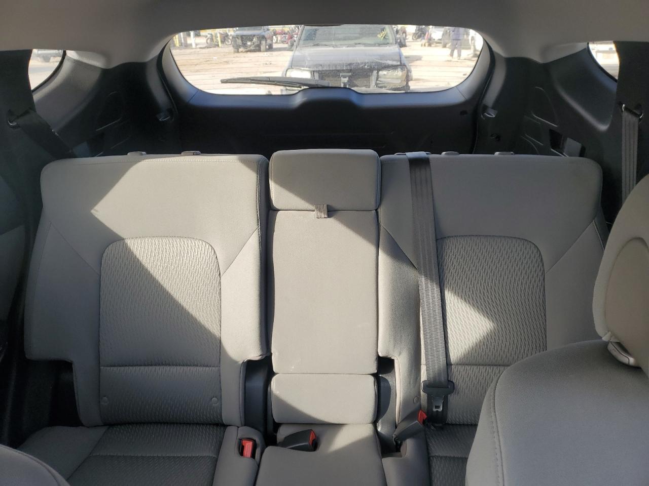 2017 Hyundai Santa Fe - Image 10