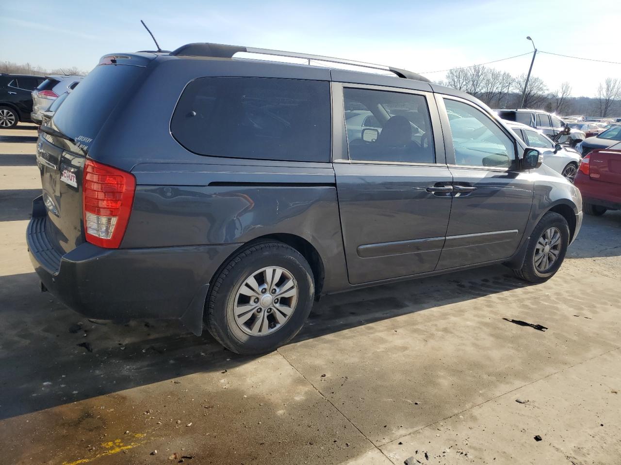 2012 Kia Sedona - Image 3
