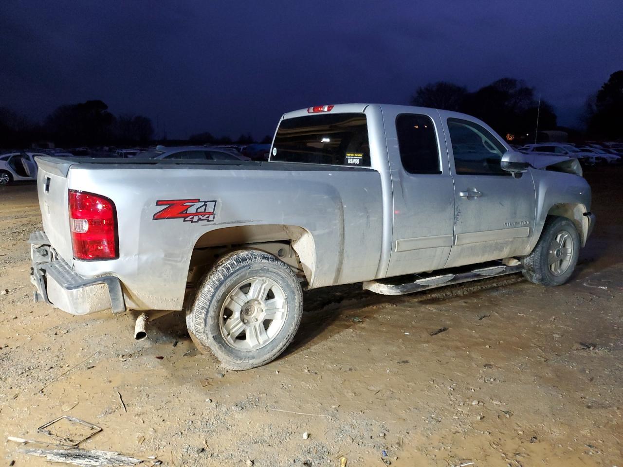 2010 Chevrolet Silverado - Image 3