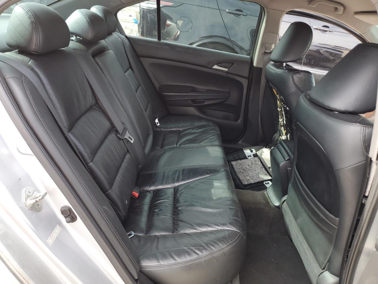 2011 Honda Accord - Image 10