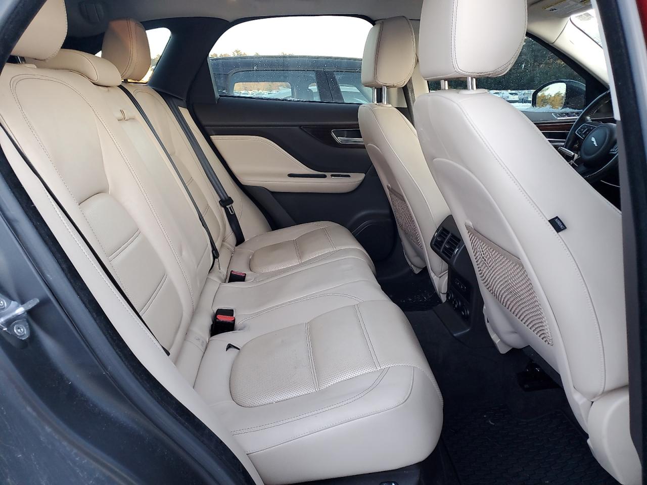 2017 Jaguar F-Pace - Image 11