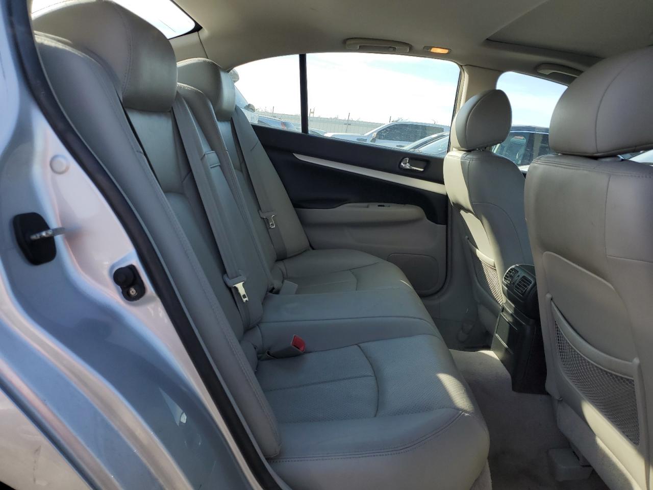 2009 Infiniti G - Image 10