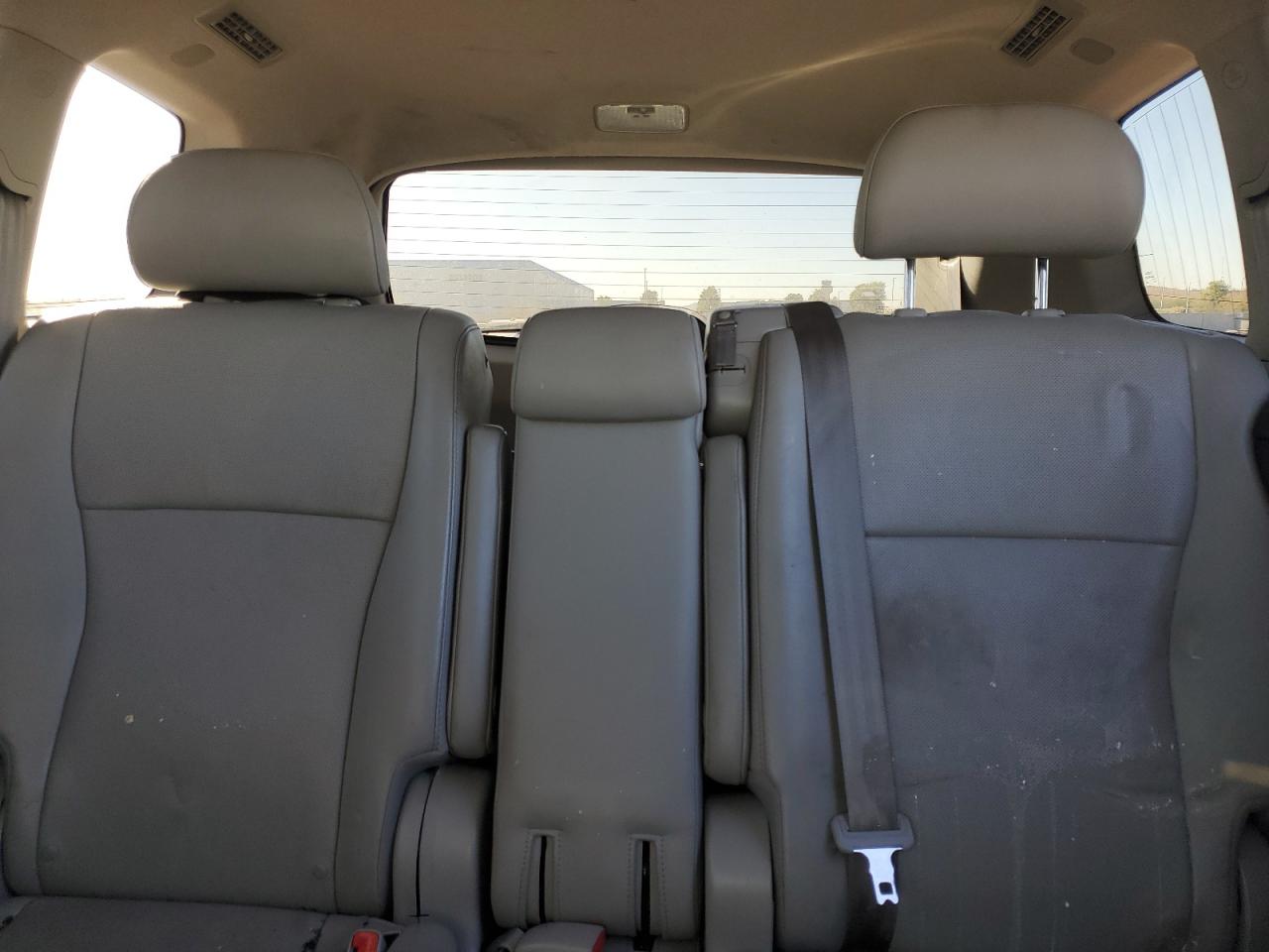2013 Toyota Highlander - Image 10