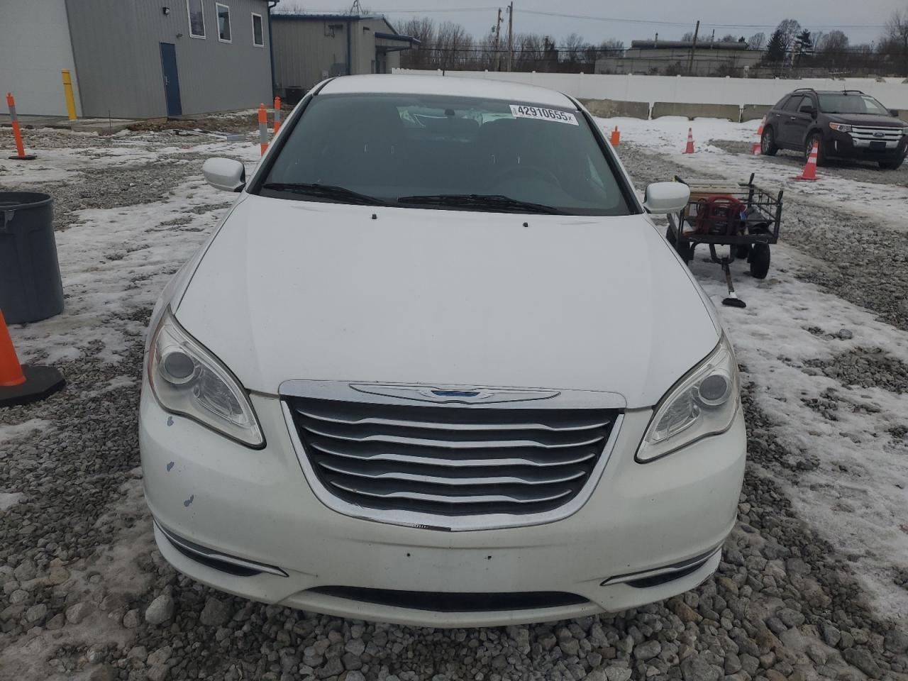 2014 Chrysler 200 - Image 5