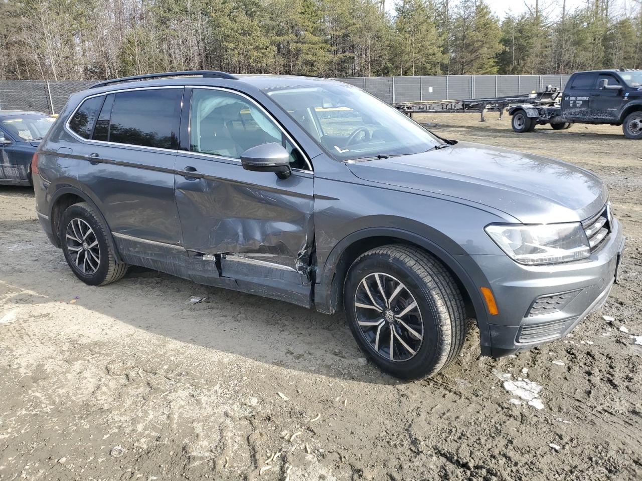 2021 Volkswagen Tiguan - Image 4