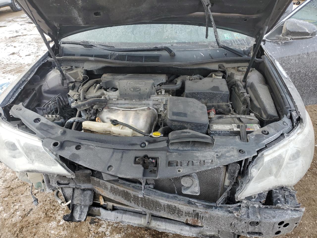 2014 Toyota Camry - Image 12