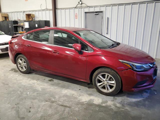  CHEVROLET CRUZE 2018 Czerwony