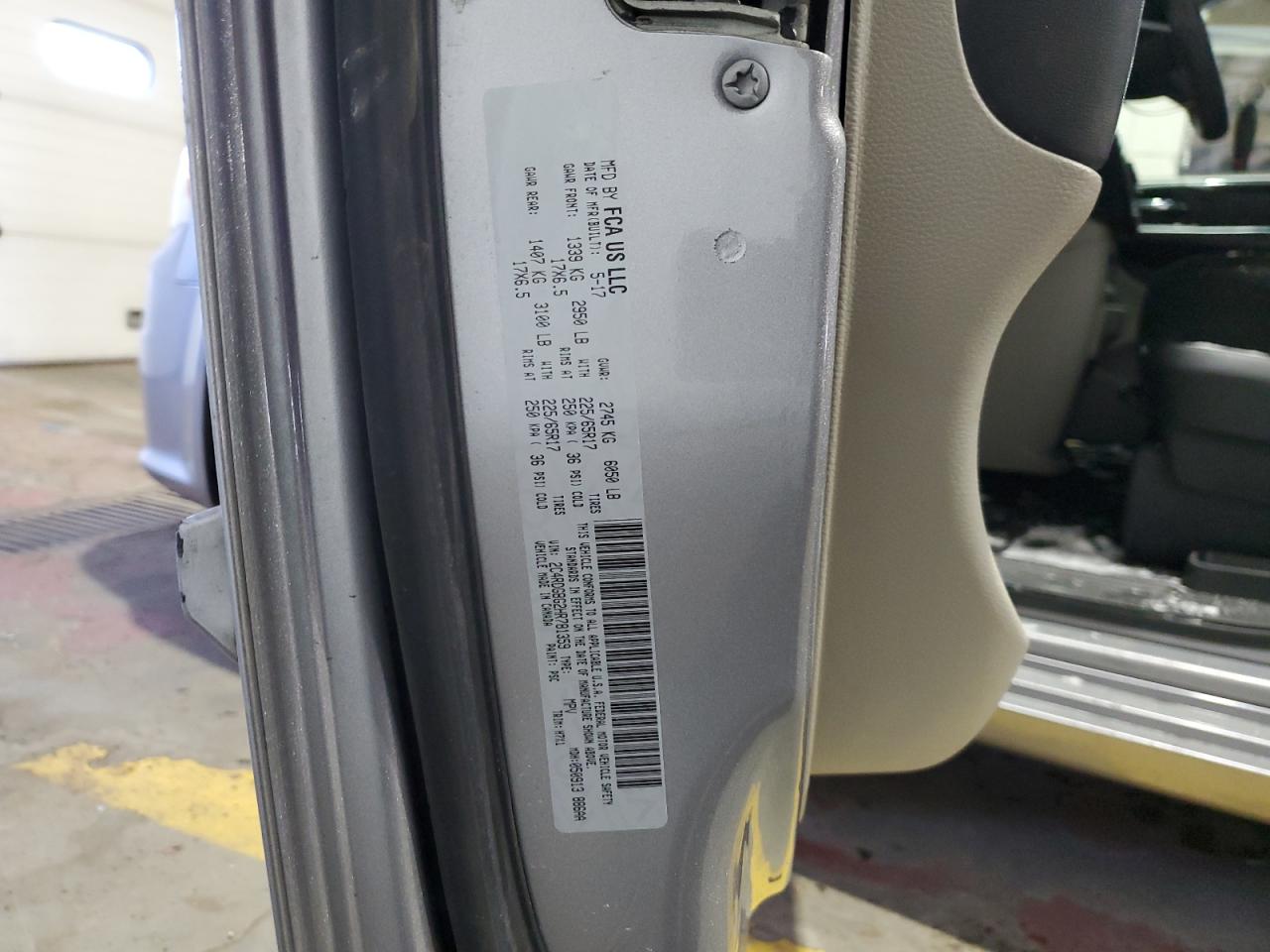 2017 Dodge Caravan - Image 14