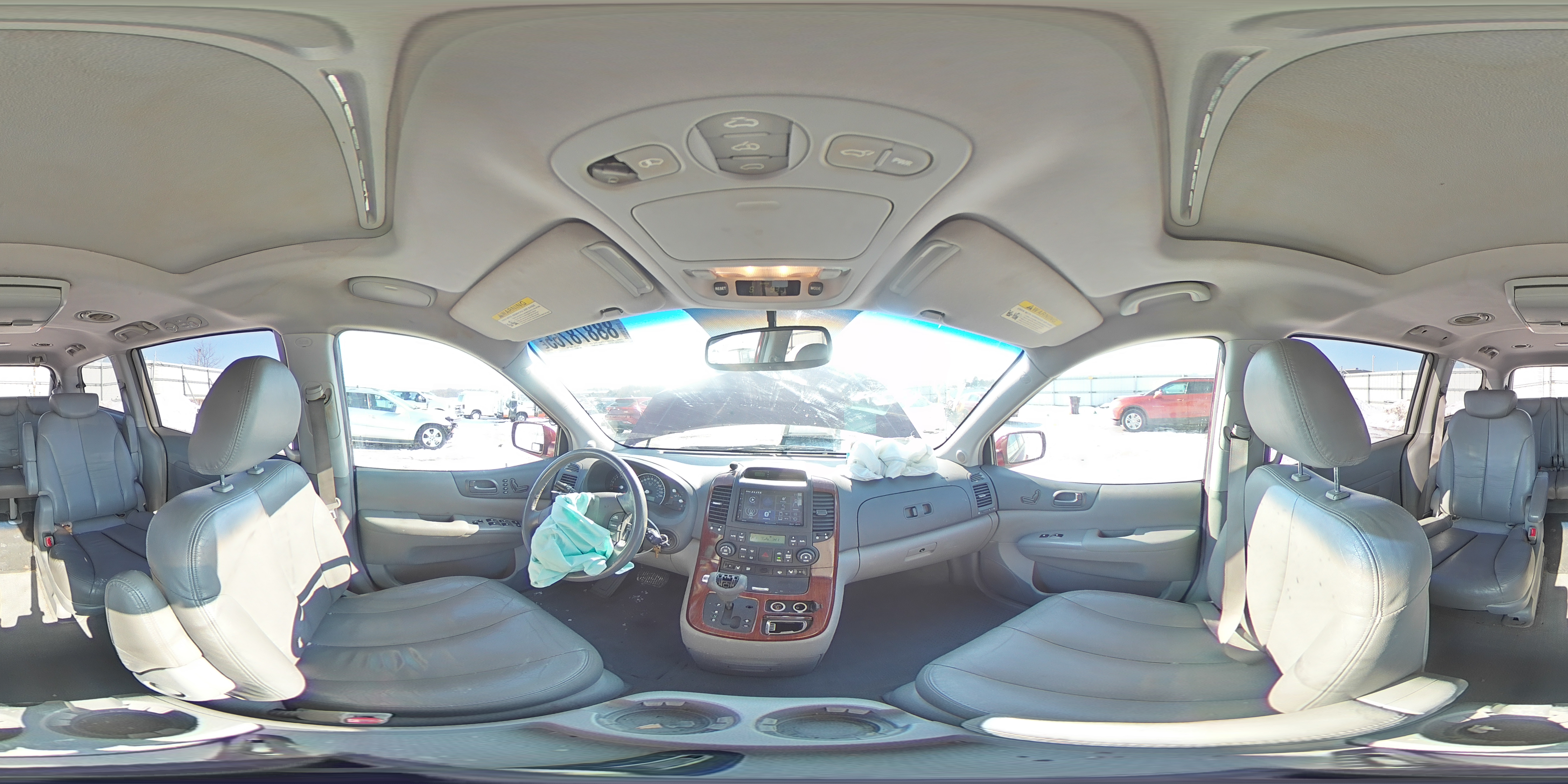 2007 Kia Sedona - Image 13