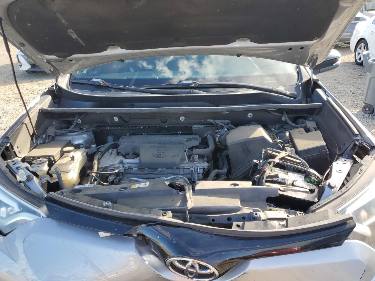 2016 Toyota RAV 4 - Image 12