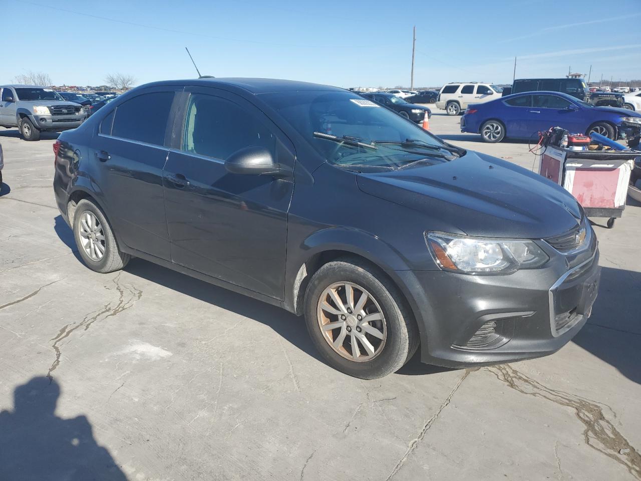 VIN 1G1JD5SH7J4109325 2018 CHEVROLET SONIC no.4