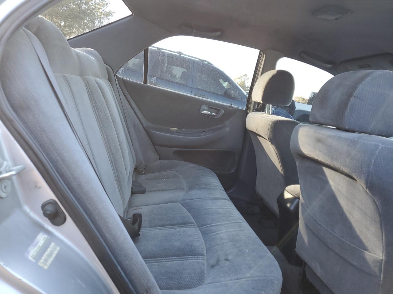 1999 Honda Accord - Image 10