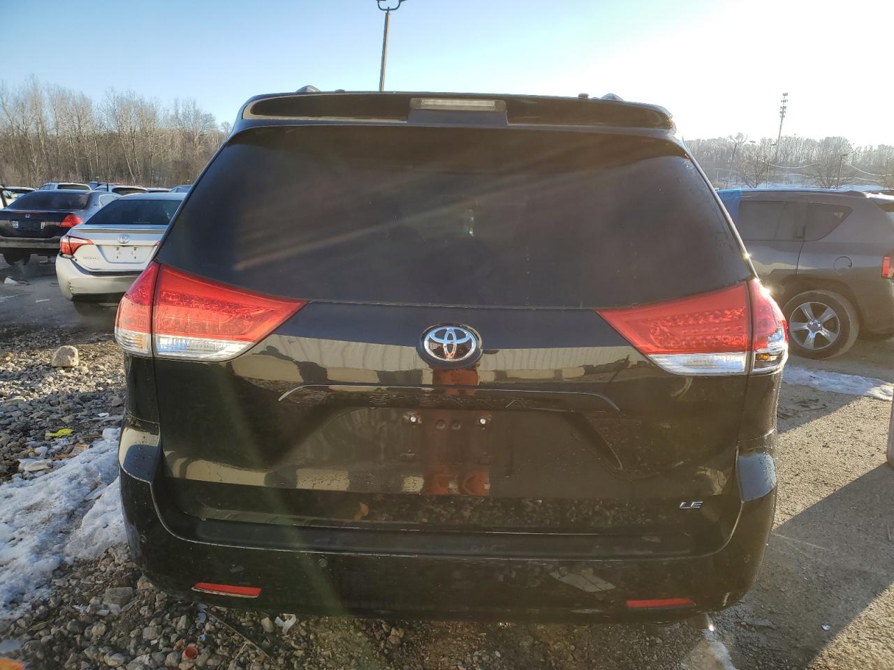2011 Toyota Sienna - Image 6