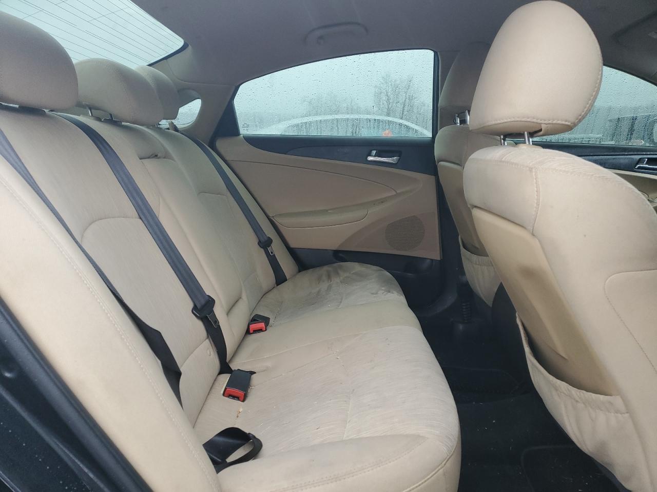 2012 Hyundai Sonata - Image 10