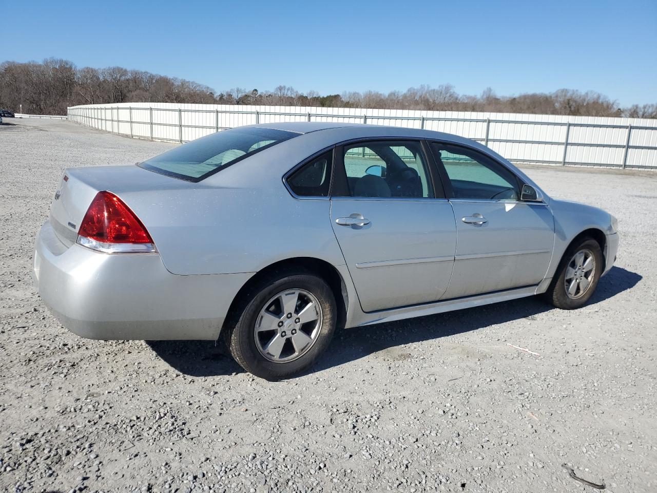2011 Chevrolet Impala - Image 3