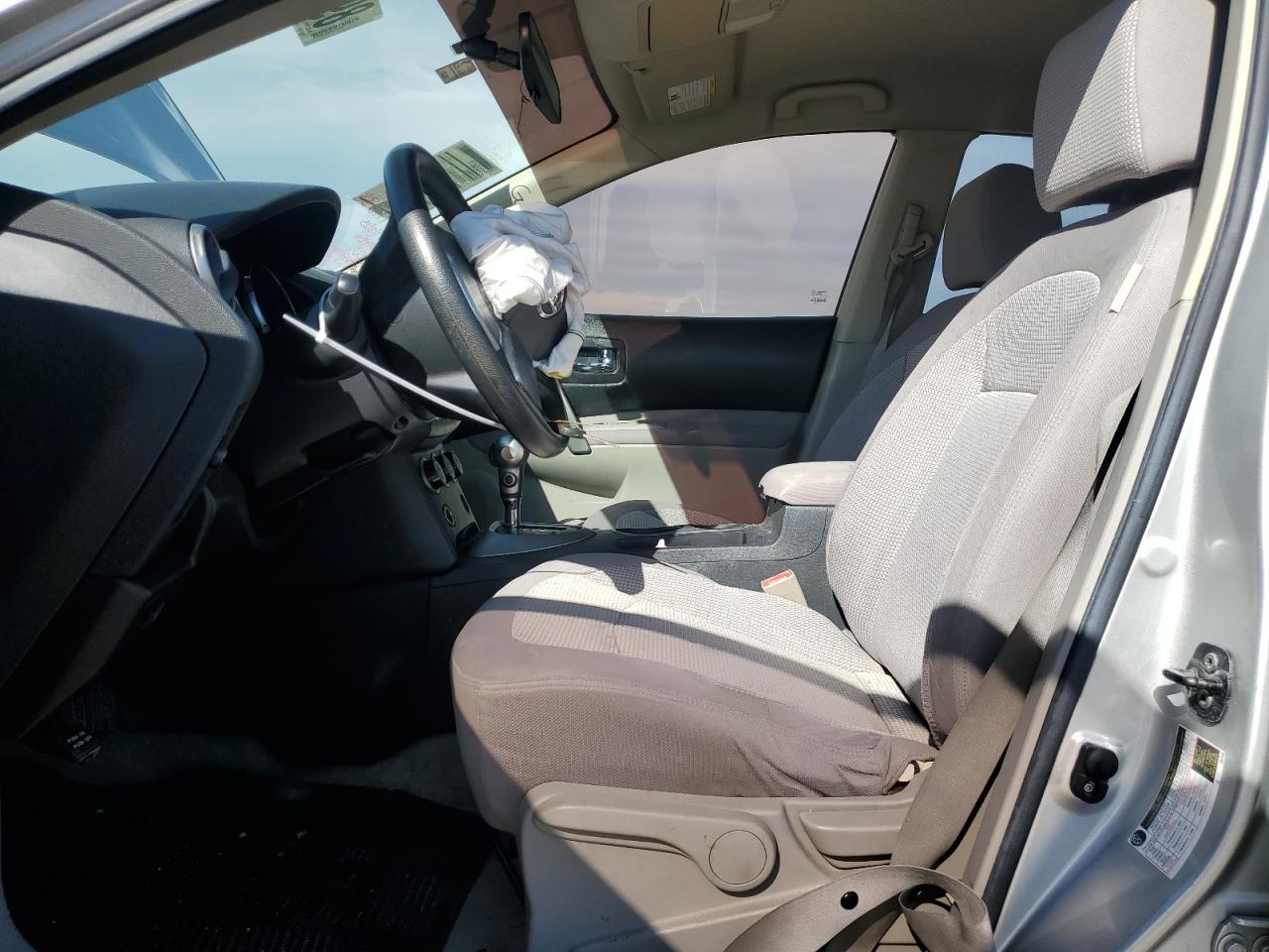 2010 Nissan Rogue - Image 8