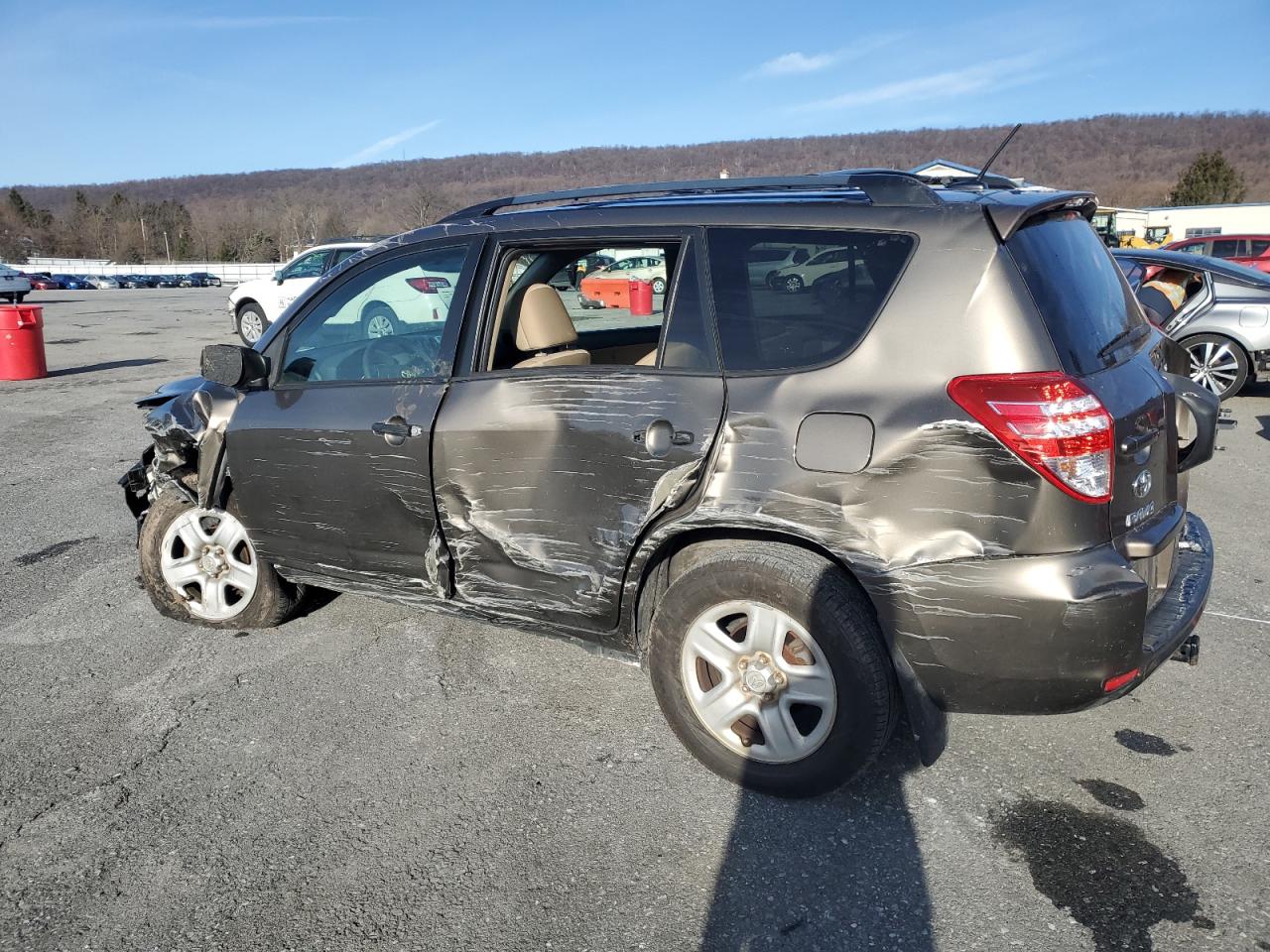 2011 Toyota RAV 4 - Image 2