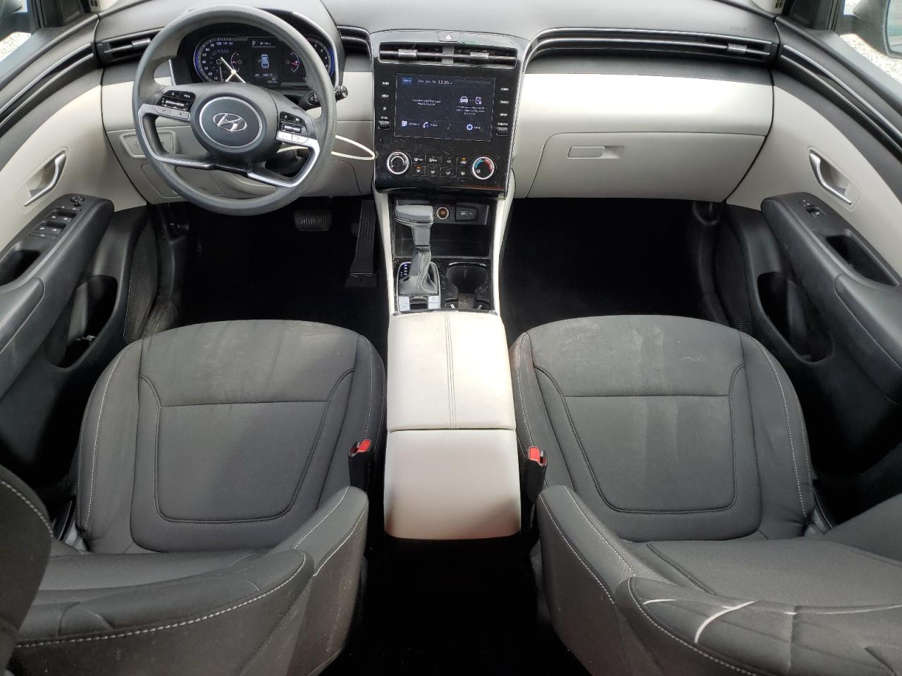 2022 Hyundai Tucson - Image 8