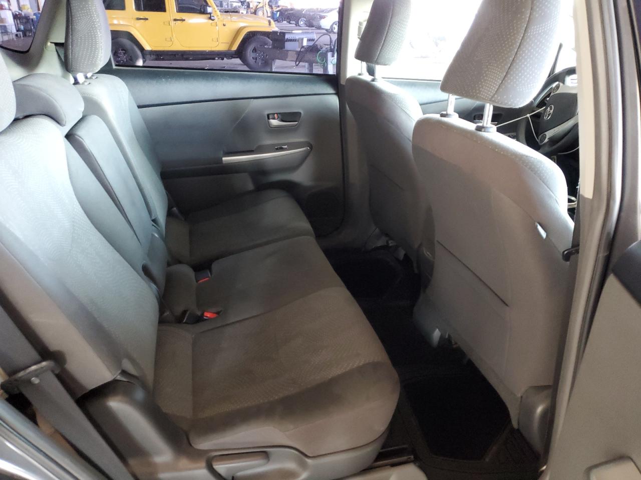 2014 Toyota Prius - Image 10