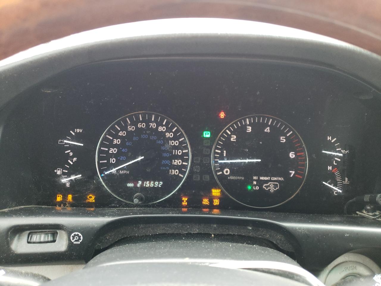 2004 Lexus LX - Image 9