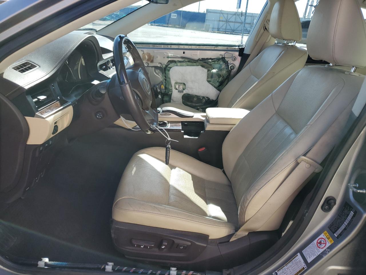 2016 Lexus ES - Image 7