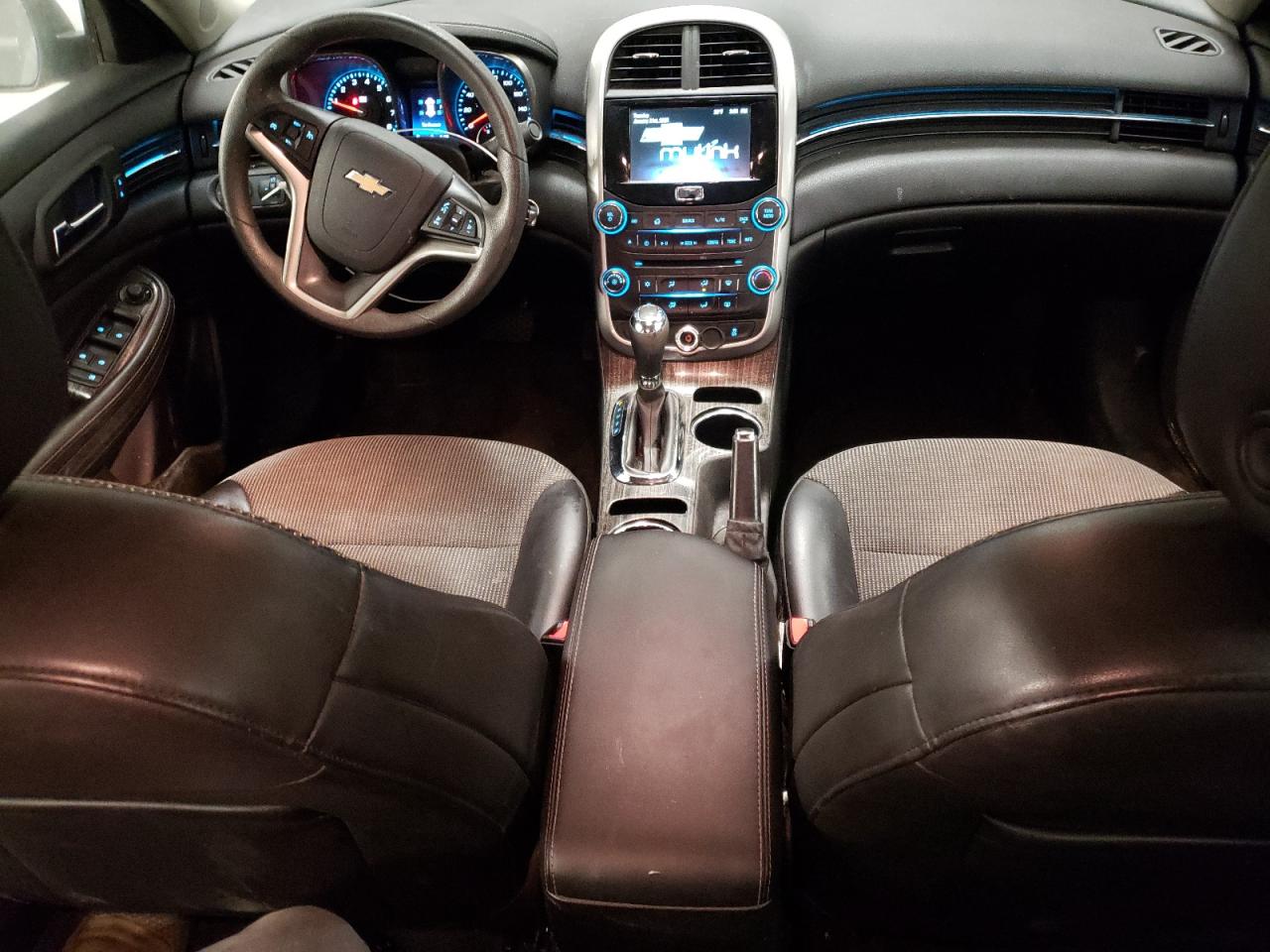 2016 Chevrolet Malibu - Image 8