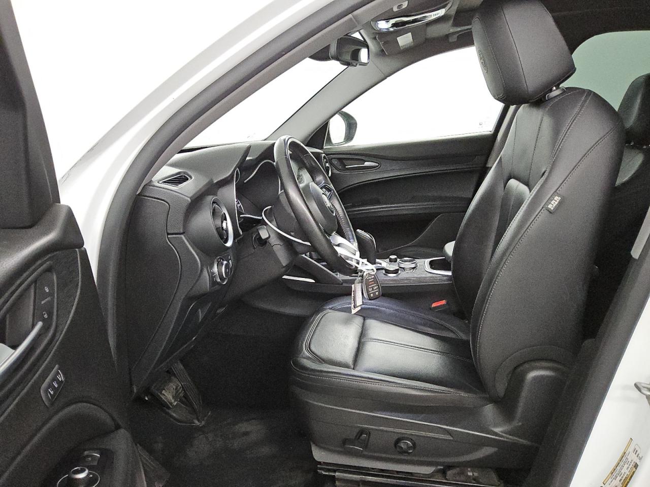 2020 Alfa Romeo Stelvio - Image 7