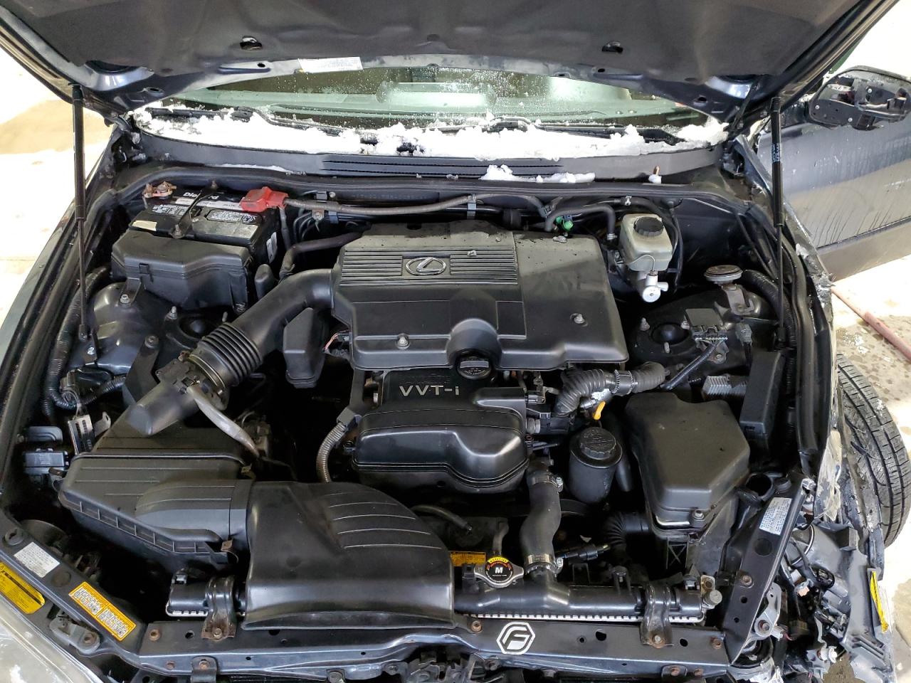 2004 Lexus IS - Image 11