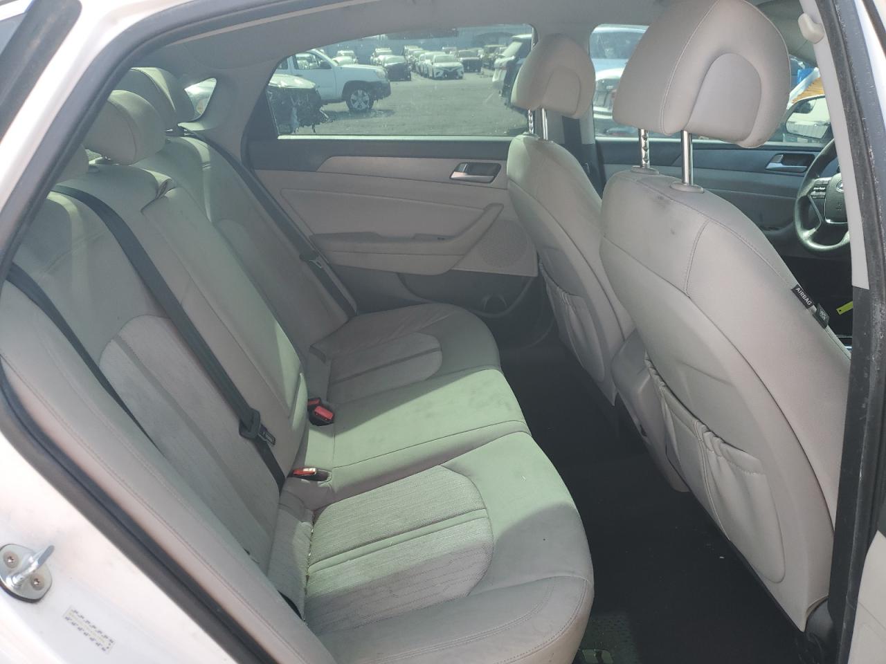 2016 Hyundai Sonata - Image 10