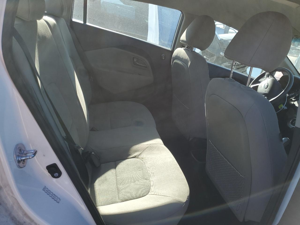 2014 Kia Rio - Image 10