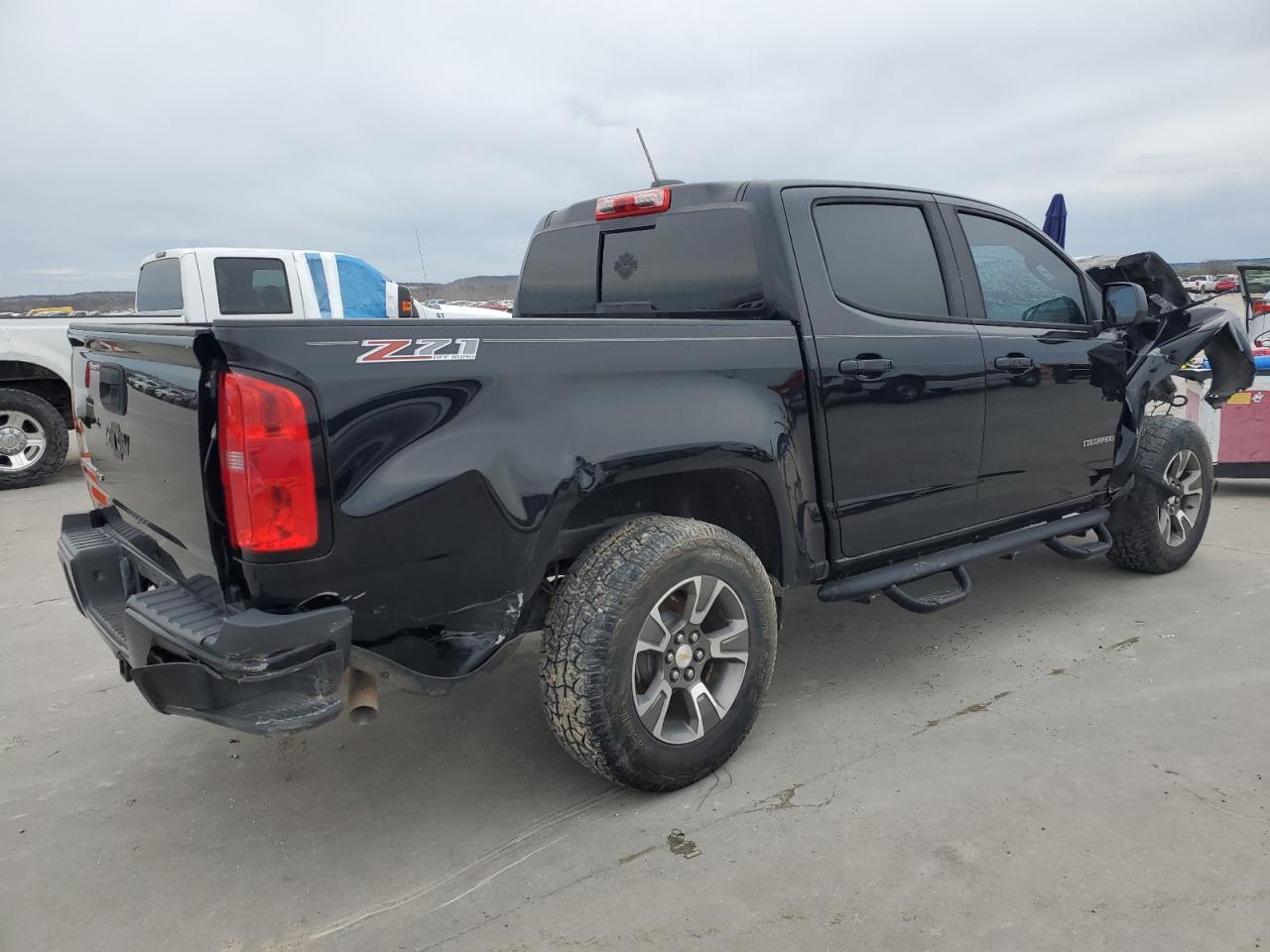 2017 Chevrolet Colorado - Image 3