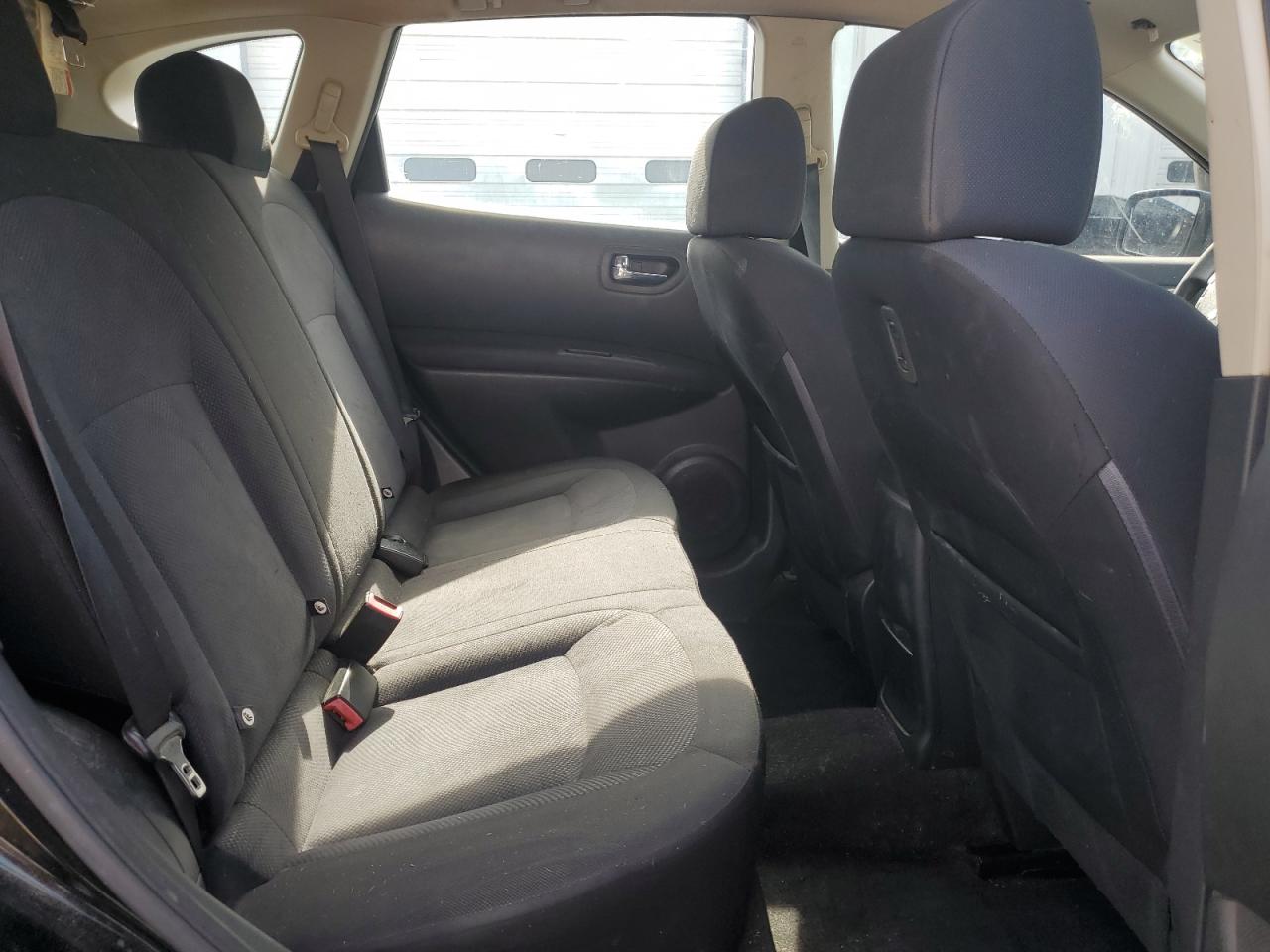 2015 Nissan Rogue - Image 11