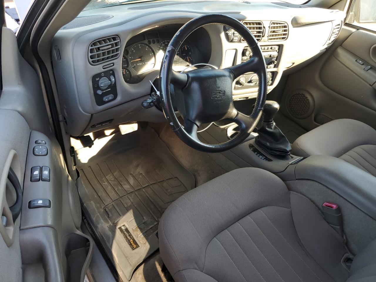2004 Chevrolet Blazer - Image 8