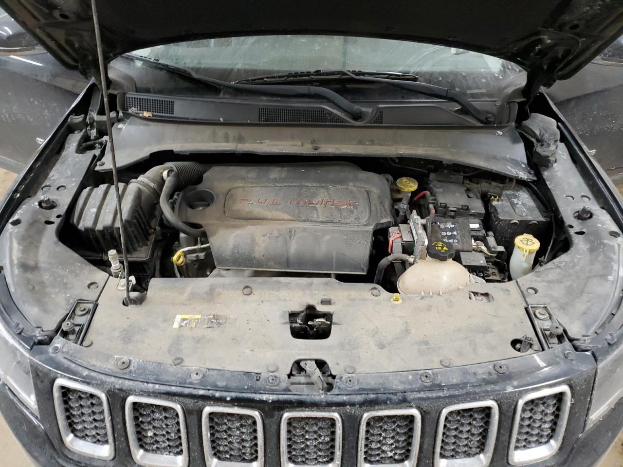 2018 Jeep Compass - Image 14