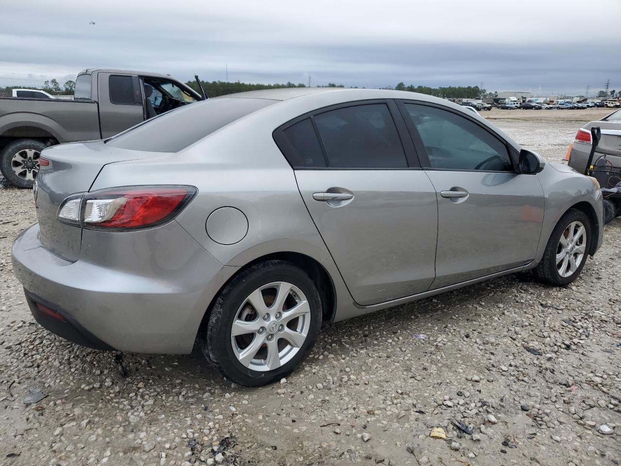 2011 Mazda 3 - Image 3