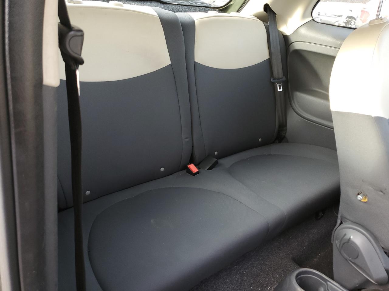 2012 Fiat 500 - Image 10