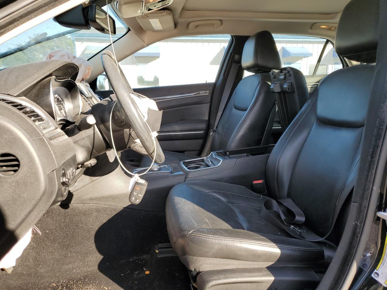 2019 Chrysler 300 - Image 7