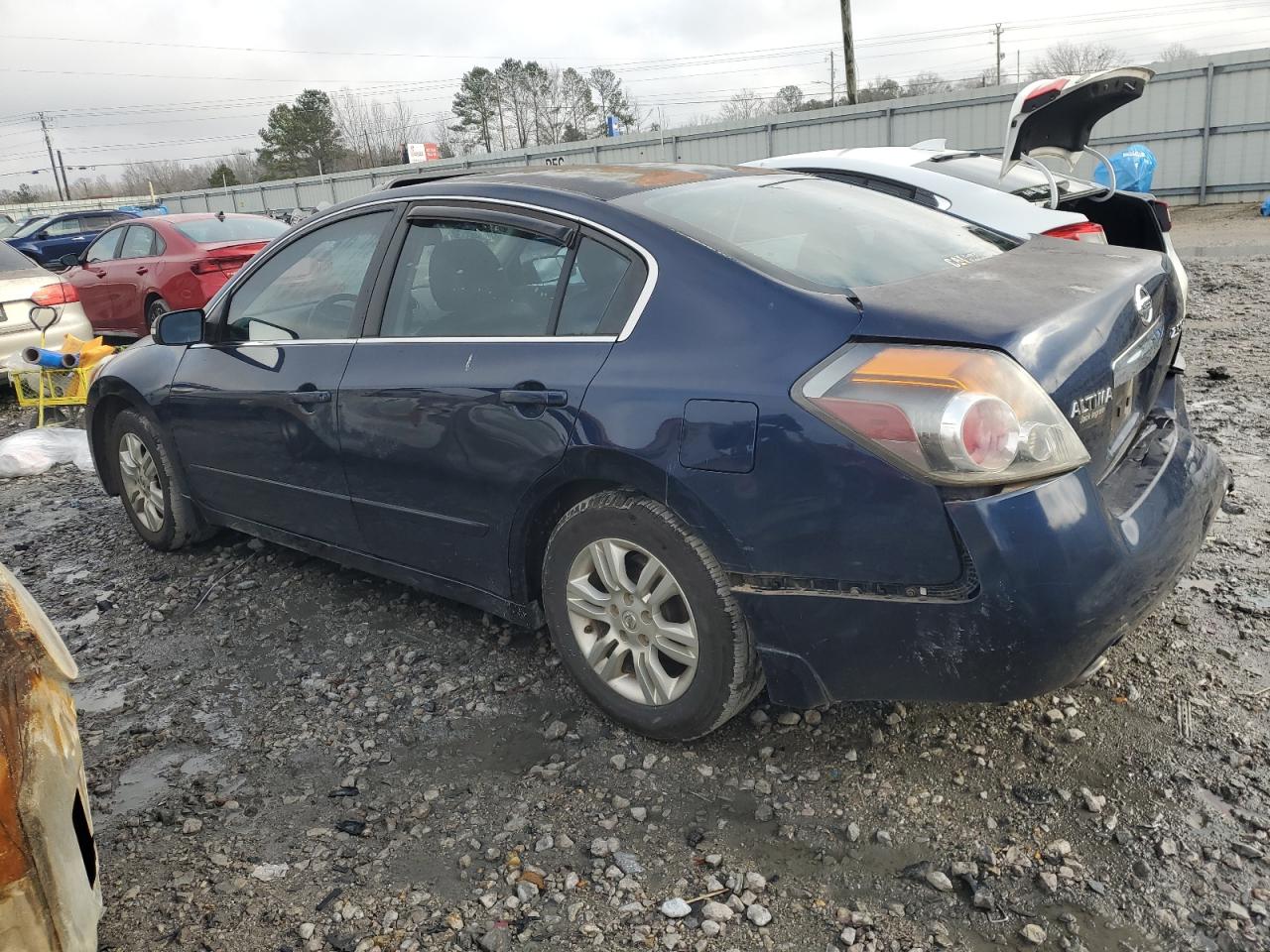 2011 Nissan Altima - Image 2