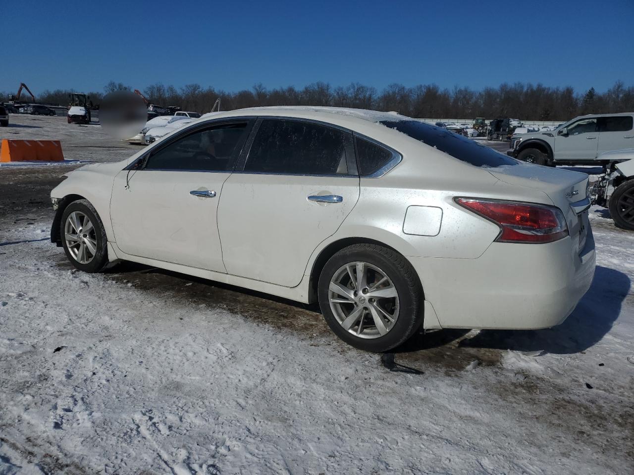 2015 Nissan Altima - Image 2