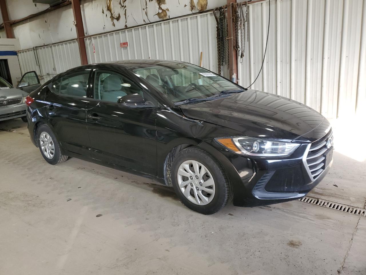 2017 Hyundai Elantra - Image 4
