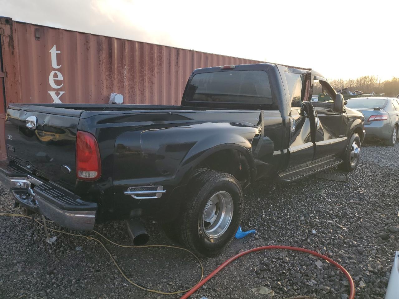 2000 Ford F350 - Image 3