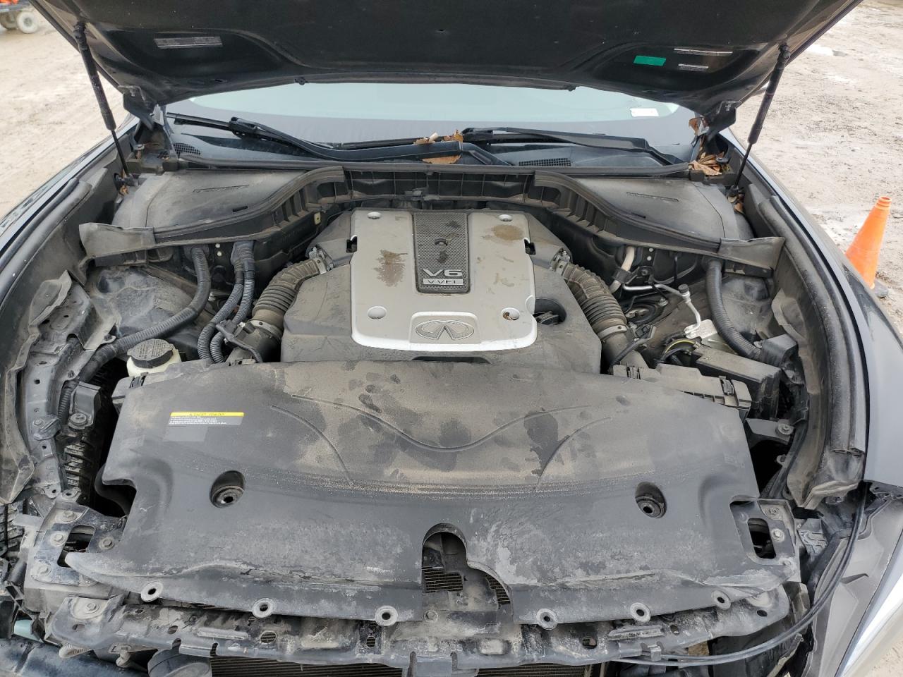 2018 Infiniti Q70 - Image 11