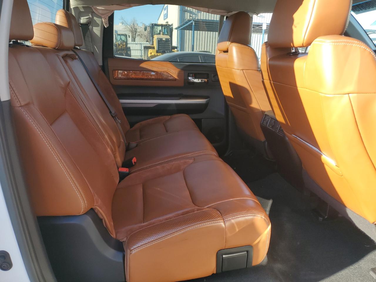 2016 Toyota Tundra - Image 10