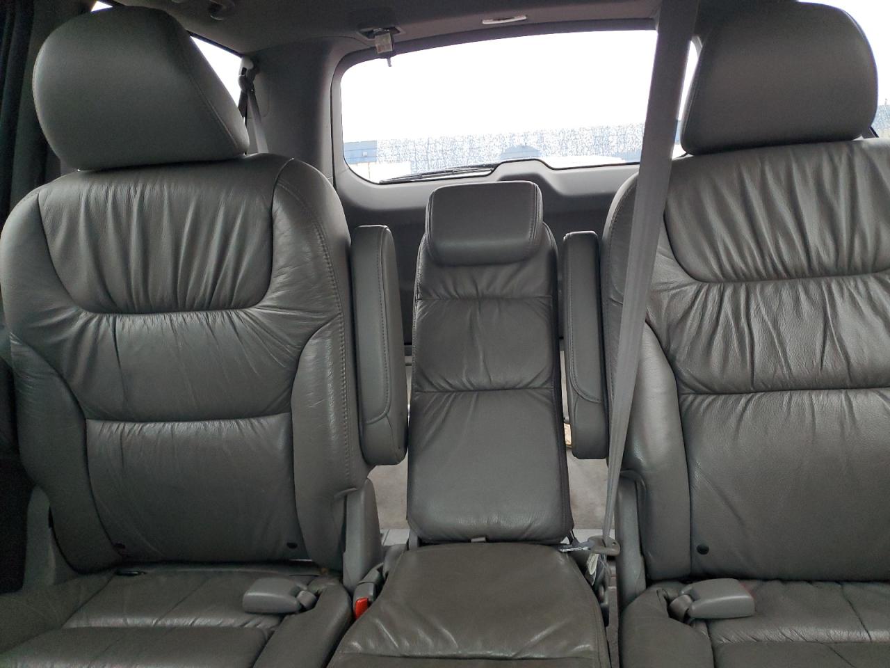 2010 Honda Odyssey - Image 10