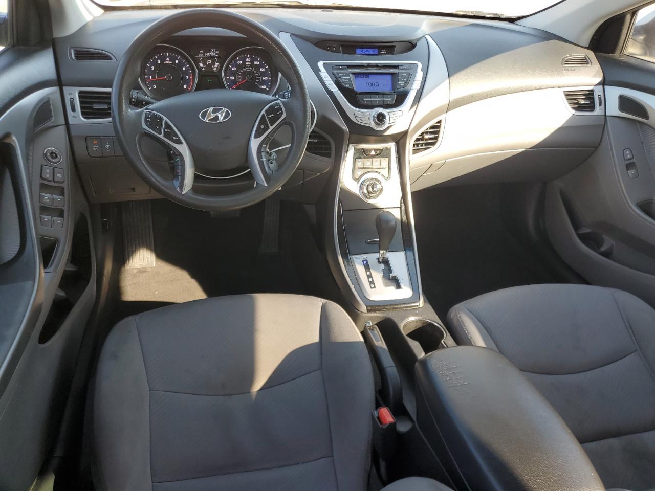 2012 Hyundai Elantra - Image 8