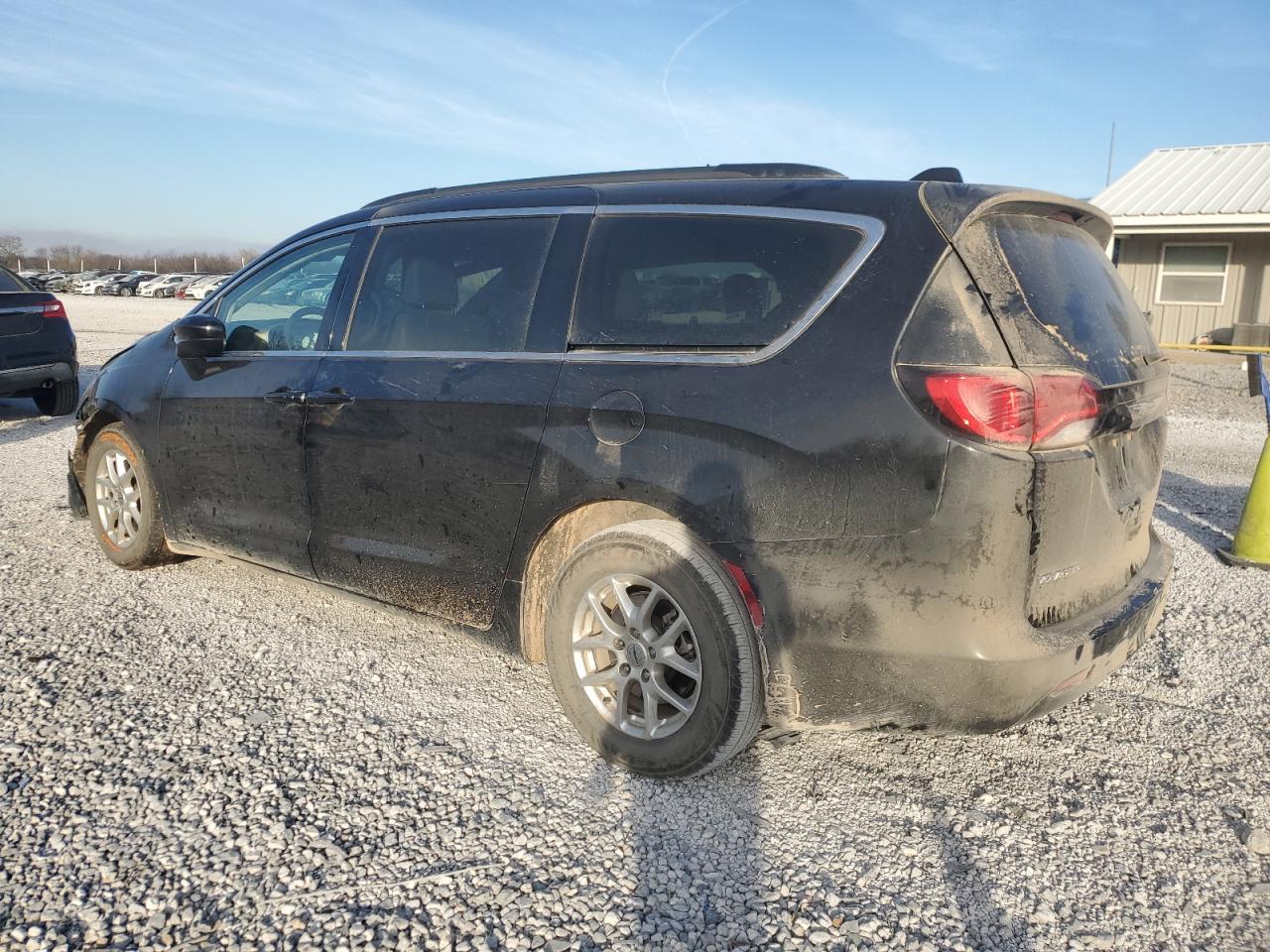 2021 Chrysler Voyager - Image 2