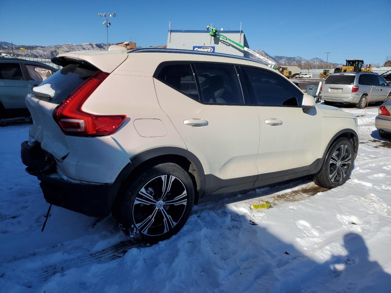 2022 Volvo XC40 - Image 3