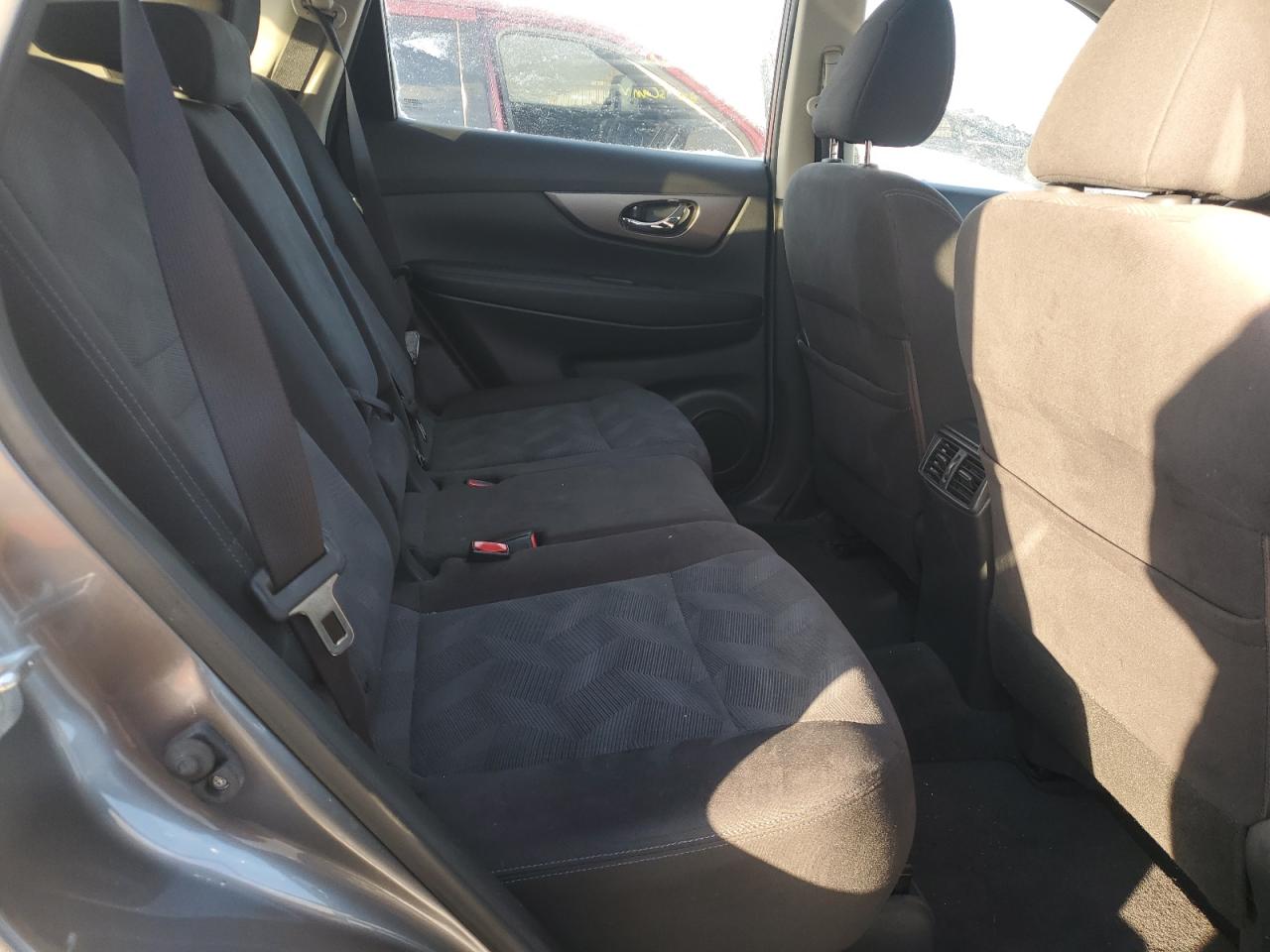 2015 Nissan Rogue - Image 11