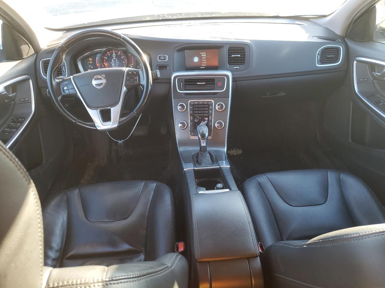 2015 Volvo V60 - Image 8